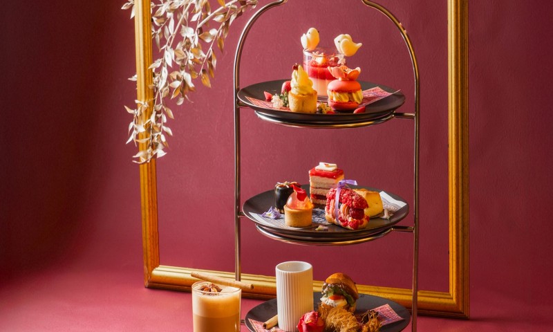 SWEET × SWEETS LOVE    The Lounge × DARVISH GALLERY